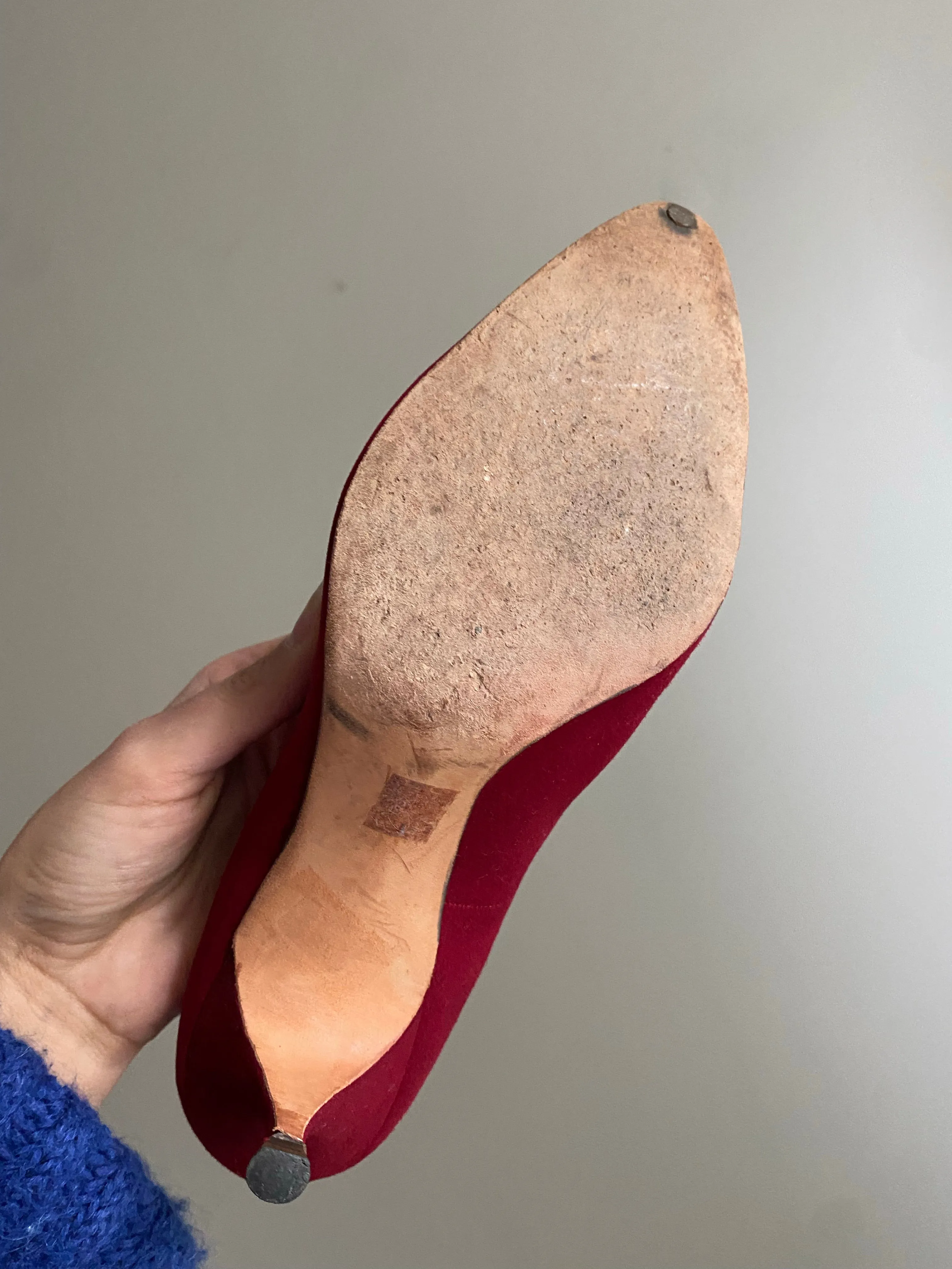 1950's Red Velvet Suede Scalloped Heels With Bow // Sz 7.5